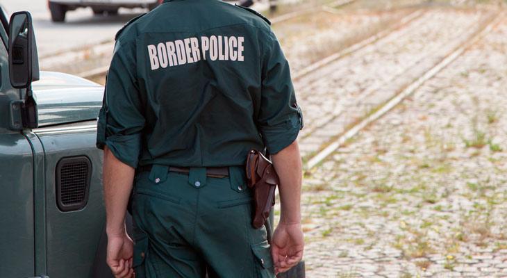 Trump reforça a segurança fronteiriça depois de recorde de homicídios no México-0