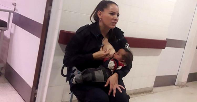 Policial amamenta bebê abandonado e acaba sendo promovida por sua boa ação-0