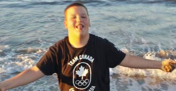 Aos 14 anos, menino com paralisia cerebral é vítima de bullying humilhante e comove o mundo-0
